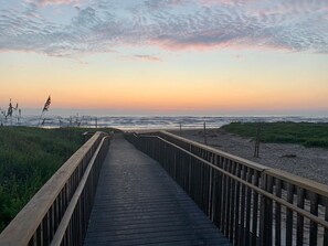 Beach - Pelican House-Private Pool & Hot Tub Sleeps 16 (South Padre Island)