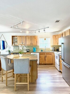 Fridge, microwave, oven, stovetop - Pelican House-Private Pool & Hot Tub Sleeps 16 (South Padre Island)