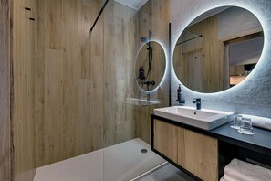 Apartamento, balcón | Baño