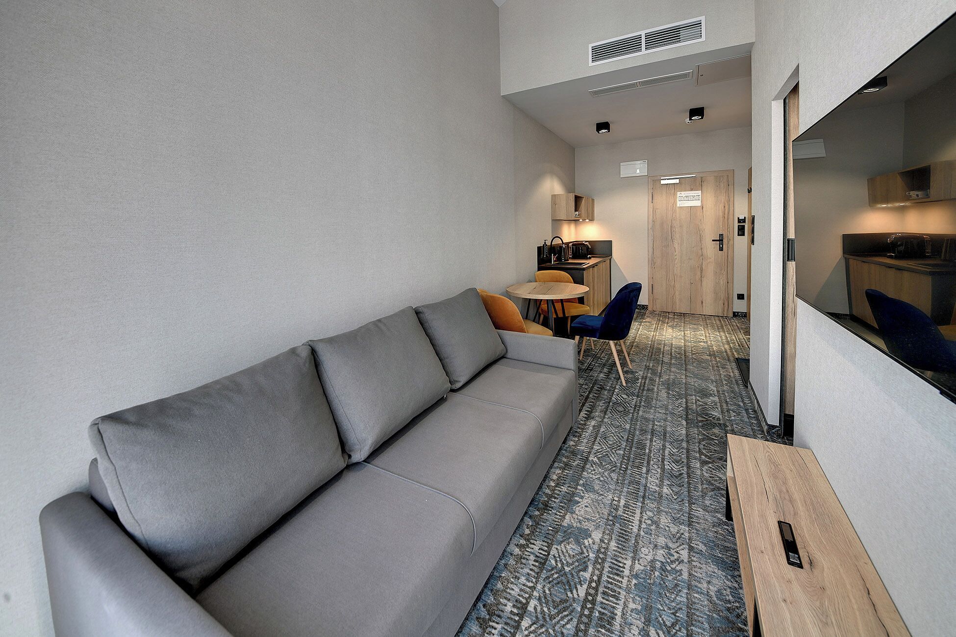 Apartment, Balcony | Living room | Smart TV