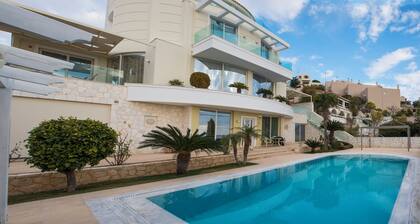 Luxurious Family friendly Villa Anavyssos