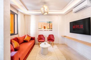 Living area - Cozy 2-Bedroom Apartment in Marrakech City Center (Marrakech)