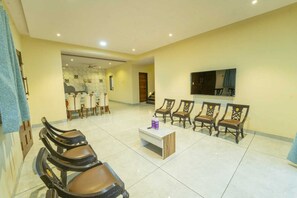 Deluxe Villa, Garden View | Interior - Breeze Mount Villa (Mahabaleshwar)