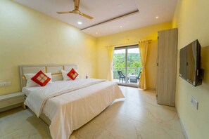 Deluxe Villa, Garden View - Breeze Mount Villa (Mahabaleshwar)