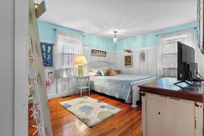 5 bedrooms, free WiFi - Waterfront Coastal Retreat on Ocean Pines Golf Course with Private Dock (Berlin)
