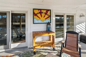 Outdoor dining - Waterfront Coastal Retreat on Ocean Pines Golf Course with Private Dock (Berlin)