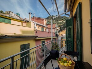 Comfort Apartment, Sea View | Terrace/patio - Gemma Apartment with AC Sea View Balcony (Vernazza)