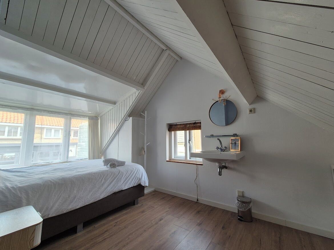 熨斗/熨衫板、Wi-Fi、床單