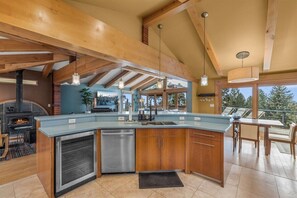 Fridge, microwave, oven, stovetop - Bluebird Day - Trenton View, Experience luxury, 4-bedroom home in Bend, OR. Hot tub! (Bend)