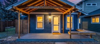 Bluebird Day - Pine Rosa Retreat