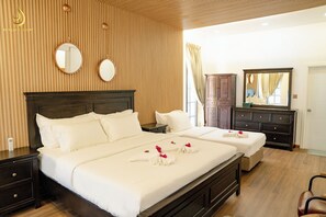 Deluxe Villa, Balkon | Odada kasa, masa, ütü/ütü masası, ücretsiz kablosuz İnternet 