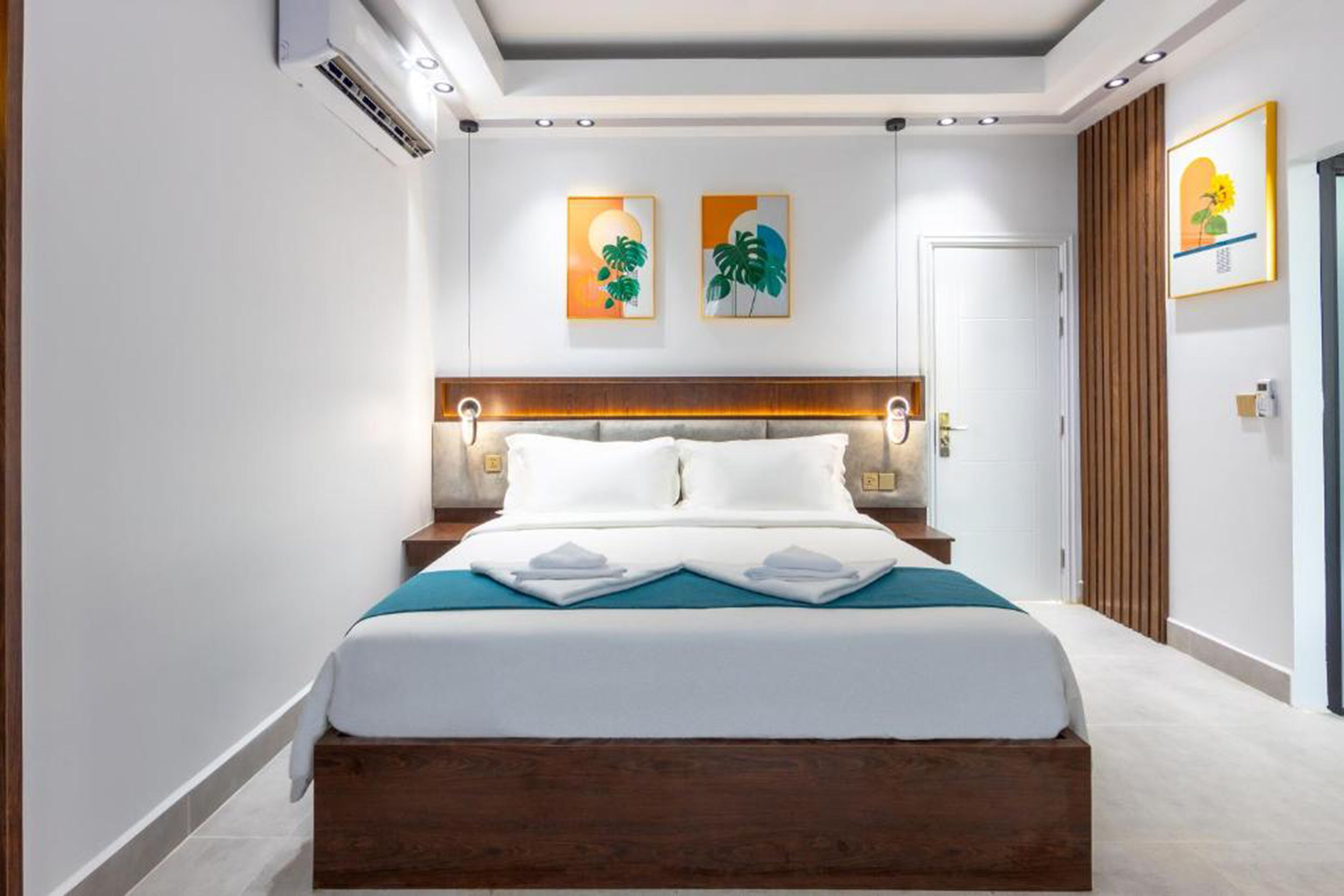 Villa Deluxe, balcón, vistas al lago | Caja fuerte, escritorio, tabla de planchar con plancha y wifi gratis