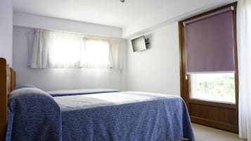 Studio, uitzicht op tuin | Een strijkplank/strijkijzer, gratis wifi, rolstoeltoegang