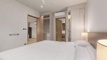 Safe på rommet, strykejern/-brett og wi-fi (inkludert)