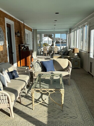 Stunning Historic Waterfront Resort with pool