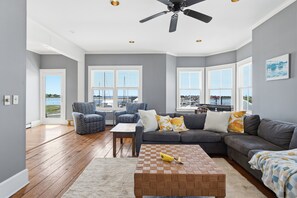 TV, fireplace - Stunning Historic Waterfront Mansion with pool (Clinton)