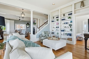 TV, fireplace - Stunning Historic Waterfront Mansion with pool (Clinton)