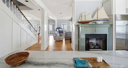 Stunning Historic Waterfront Mansion with pool