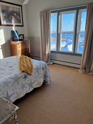 5 bedrooms, iron/ironing board, Internet, bed sheets