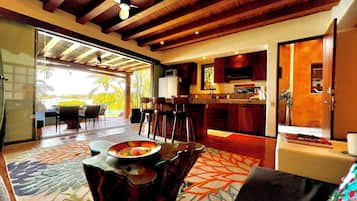 Condo, 1 habitación, con acceso para personas discapacitadas, patio | Sala de estar