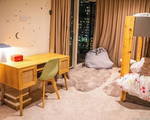 Apartment, 3 Bedrooms, Accessible, Smoking - Luxurious 3-bedroom Apartment With Private Indoor Pool in London (London)