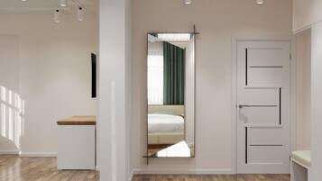 In-room safe, soundproofing, iron/ironing board, free WiFi