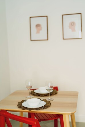 Dining - Palmela 33: comfortable and welcoming apartment in the historic center of Palmela! (Palmela)