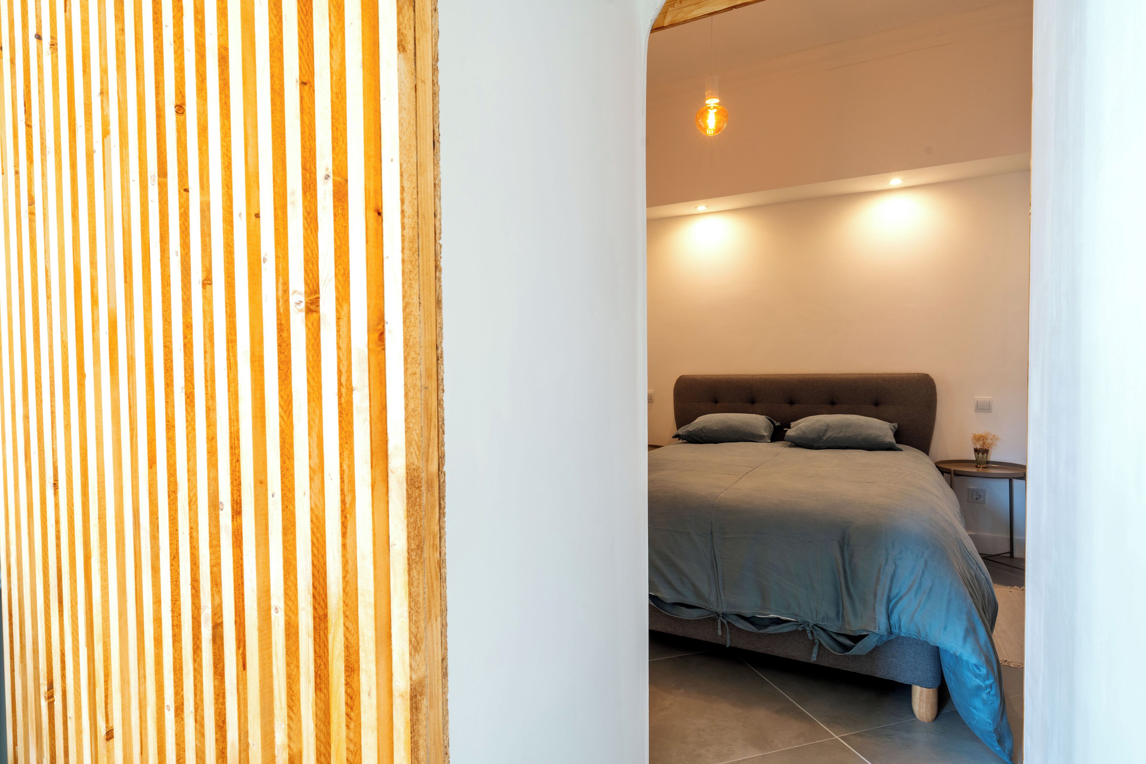 1 slaapkamer, een strijkplank/strijkijzer, wifi, beddengoed