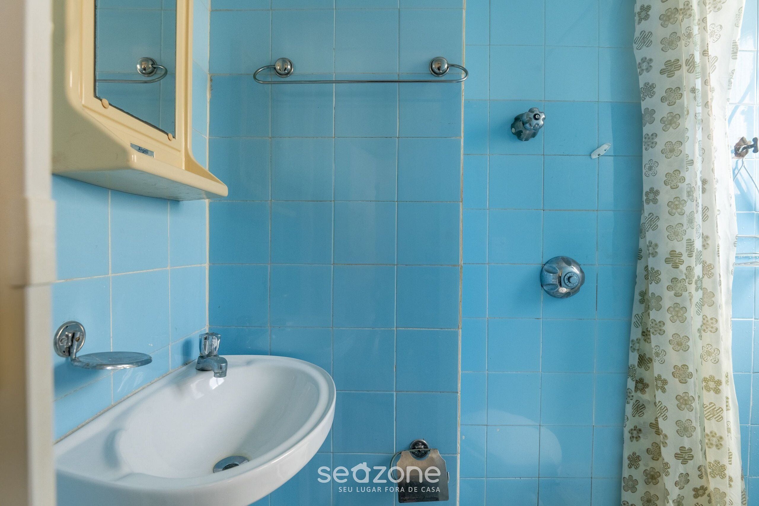 Apartamento básico | Banheiro | Chuveiro 