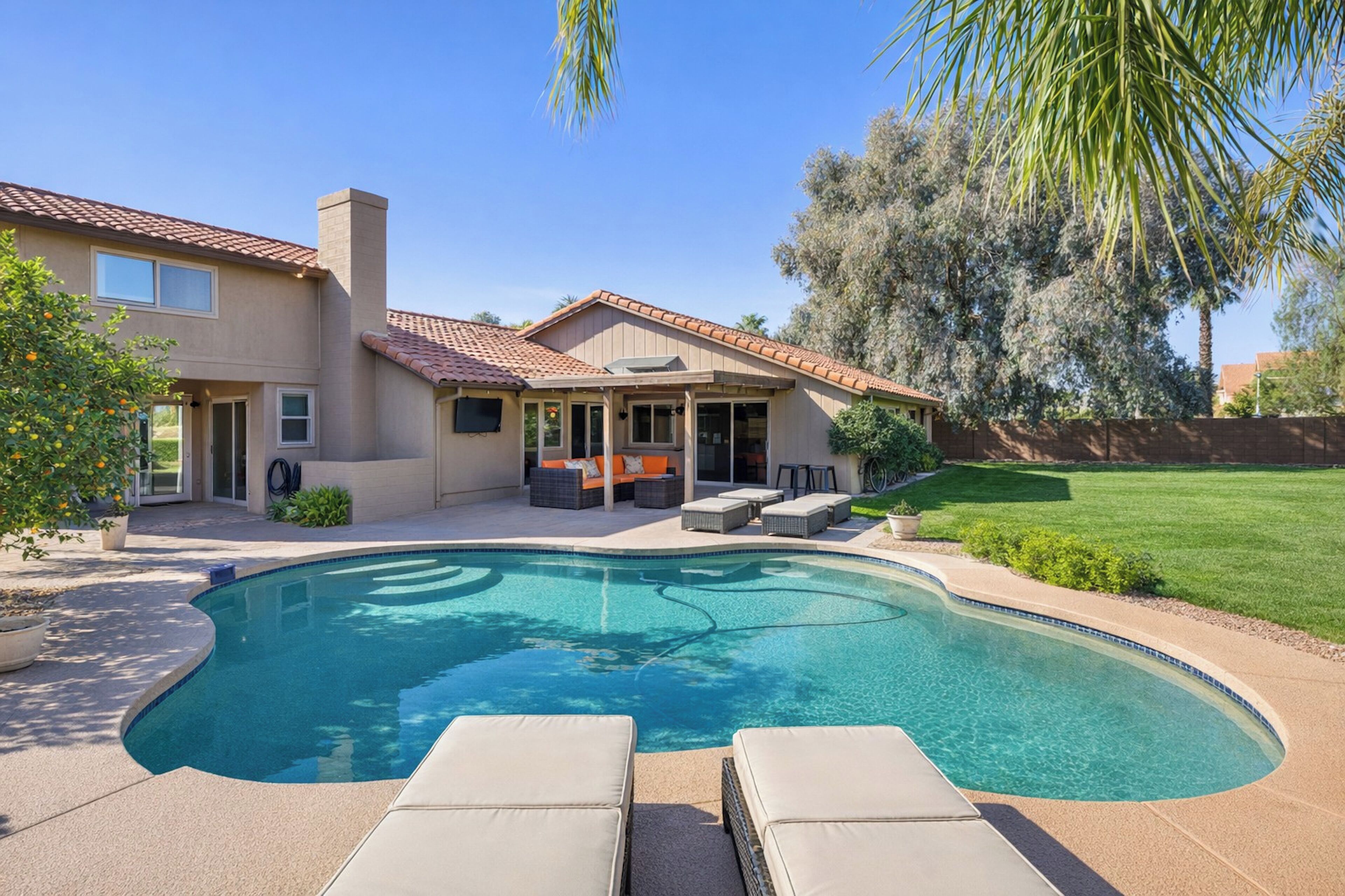 House (5 Bedrooms) | Front of property