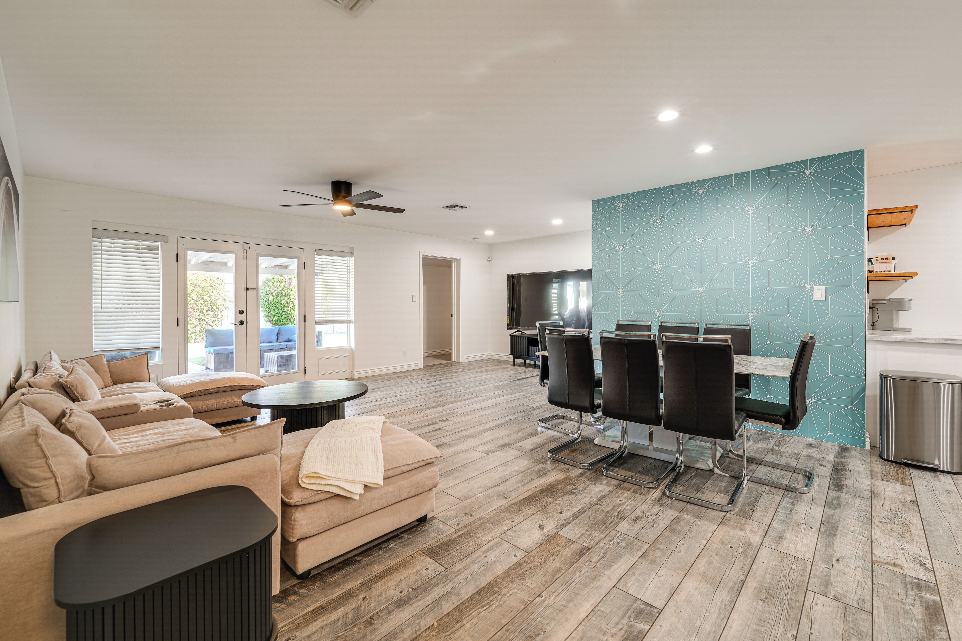 House (4 Bedrooms) | Front of property