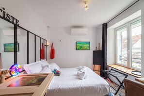 Iron/ironing board, WiFi, bed sheets - Private building in Vierzon • 4 apartments - Spa - For up to 10 people (Vierzon)