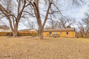 House (2 Bedrooms) | Interior - 3 Mi to Geha Field at Arrowhead: Easy Match Access (Independence)