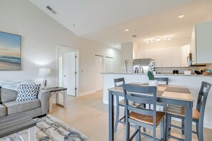 Apartment (2 Bedrooms) | Interior - Golfers Paradise w/ Pool! 6 Mi to Myrtle Beach (Myrtle Beach)