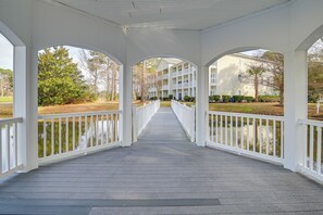 Apartment (2 Bedrooms) | Interior - Golfers Paradise w/ Pool! 6 Mi to Myrtle Beach (Myrtle Beach)