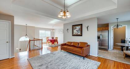 6 Mi to Downtown Birmingham! Family Home