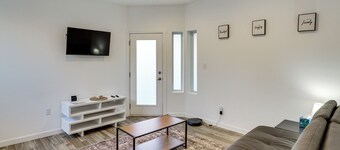 Stunning Peak Views Near Utah Lake! Cozy Getaway