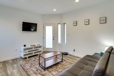 Stunning Peak Views Near Utah Lake! Cozy Getaway