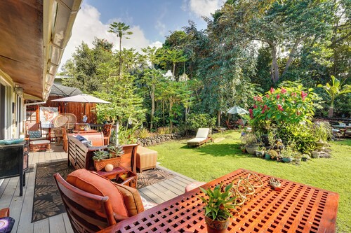 Lush Outdoor Space & Epic Views! Kailua-kona Home