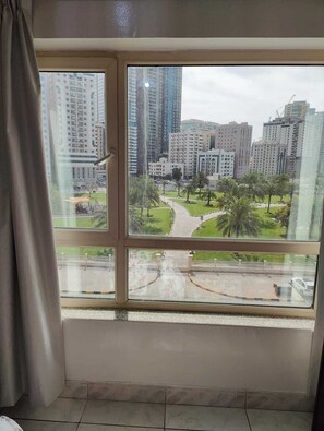 Interior - Delightful 3-Bedroom Family Apartment with Garden View opposite to Safiya Garden (Sharjah)