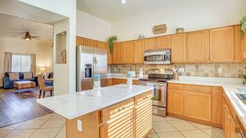 House (3 Bedrooms) | Interior