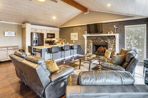 Interior - Private Dock at Ozarks Home Next to Margaritaville (Osage Beach)