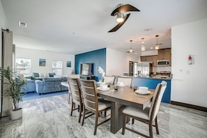 House (2 Bedrooms) | Interior - Fully Updated! Prime Riverside Spot Near Dtwn (Riverside)