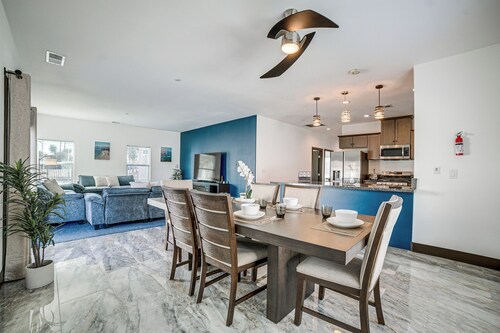 Fully Updated! Prime Riverside Spot Near Dtwn