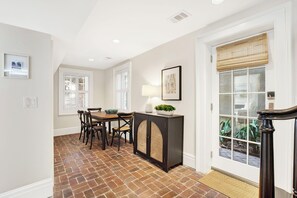 Dining - Hidden Garden Retreat in the Heart of Downtown Savannah (savannah)