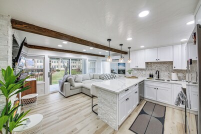 Seasonal Pool & Marina! Condo on Lake Pend Oreille