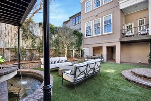 Terrace/patio - Downtown Savannah Studio Carriage House – Walk Everywhere (Savannah)