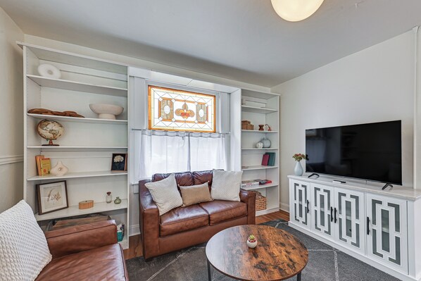 House (2 Bedrooms) | Front of property
