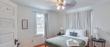 House (2 Bedrooms) | Interior