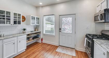 Walk to Everything! Historic Billings Home w/ Deck